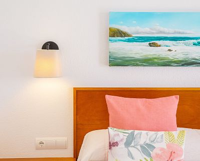 Enjoy the calm of the sea from your room